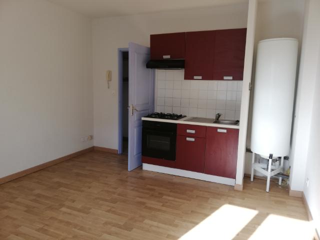 Location REF CANIGOU 6 APPARTEMENT DE TYPE F1BIS | Clémenceau Gestion Immobilière