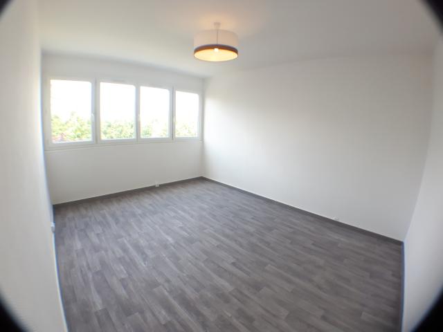 Location Ris Orangis appartement F2 avec balcon 818 euros CC | Flor'immo