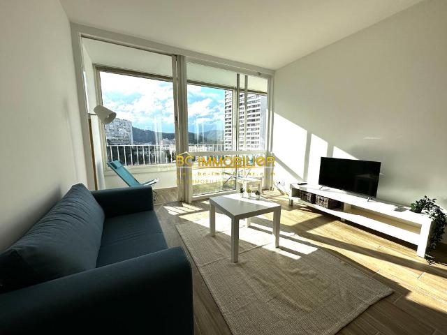 Location ROUVIERE 9EME: TYPE 3 ENTIEREMENT MEUBLÉ / ÉTAGE ÉLEVÉ / REFAIT A NEUF