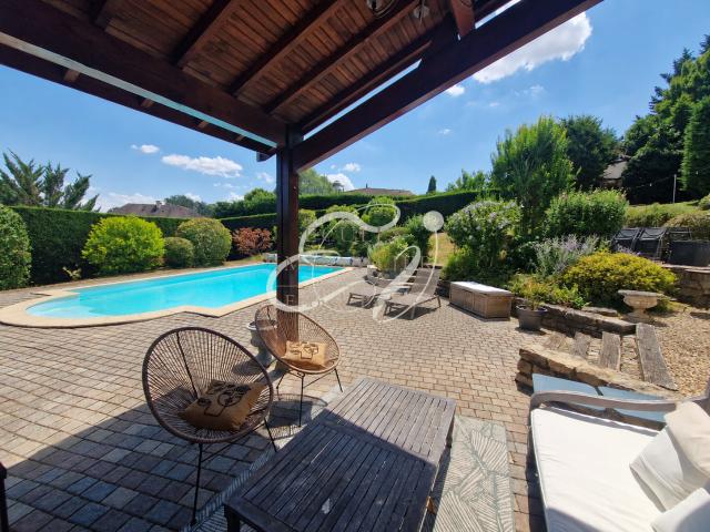 LOCATION SAINT DIDIER AU MONT D'OR 69370 MAISON 6 PIECES MEUBLEE 4 CHAMBRES GARAGE JARDIN PISCINE