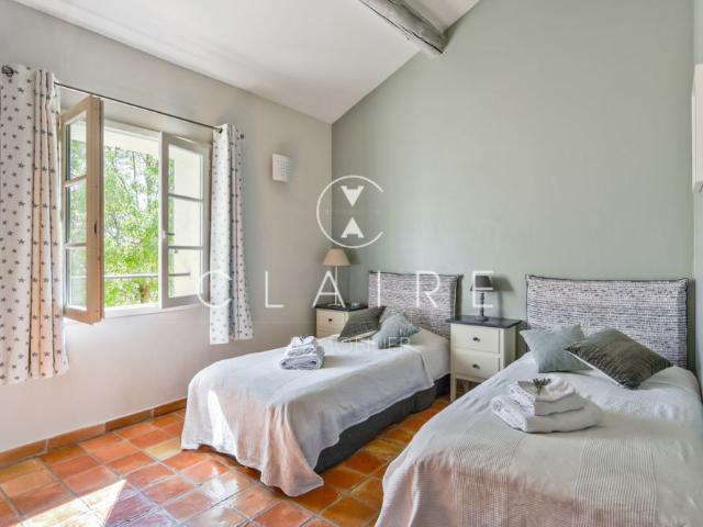 Location saisonnière: Aix en Provence Mas avec Piscine
