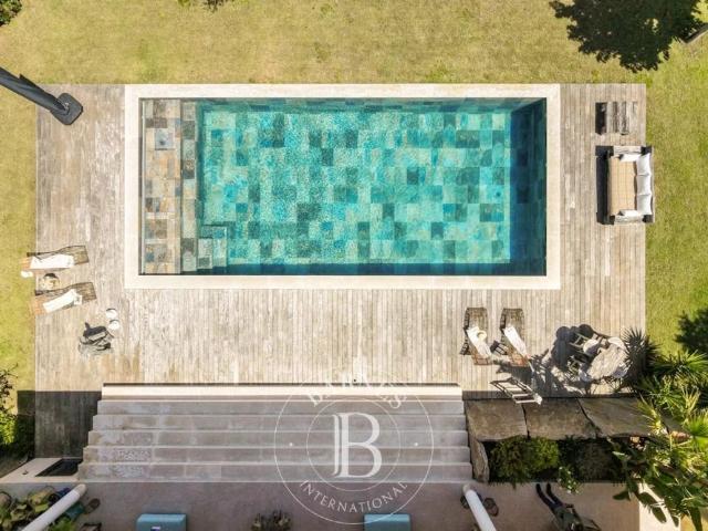 LOCATION SAISONNIÈRE SAINTE MAXIME VILLA MODERNE VUE MER 5 CHAMBRES