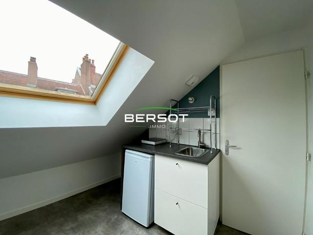 Location Studio 15 m² Besançon Centre Ville, Proche Facultés et Transports