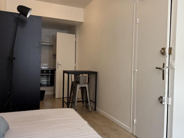 Location Studio 19m² meublé rénové – Lille Fives 600€/m CC | Grech Immobilier