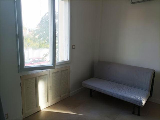Location Studio 1 pièce 15 m2 Aix en Provence