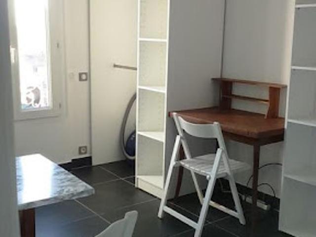 Location Studio 1 pièce 15 m2 Montreuil