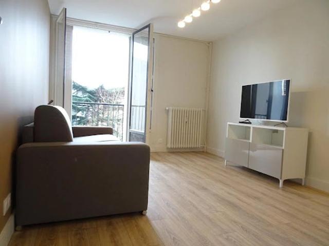 Location Studio 1 pièce 23 m2 Chatillon