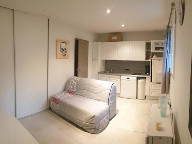 Location Studio 1 pièce 20 m2 Sainte Maxime