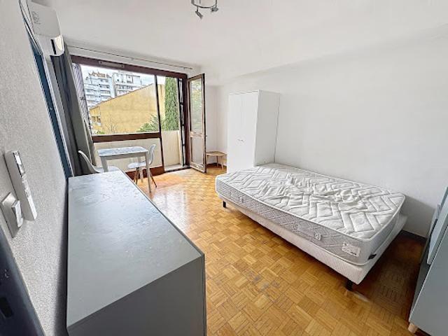 Location Studio 1 pièce 27.37 m2 Marseille 8ème