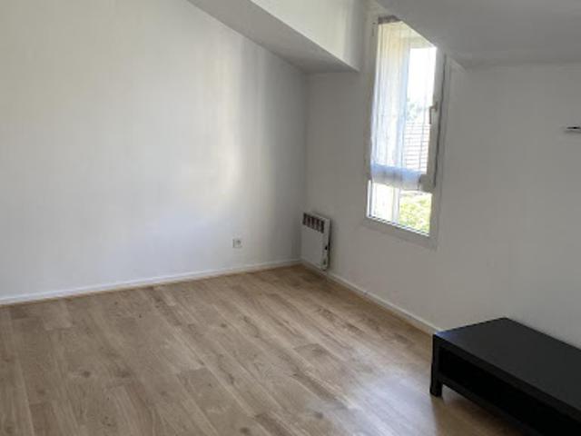 Location Studio 1 pièce 27 m2 Livry Gargan