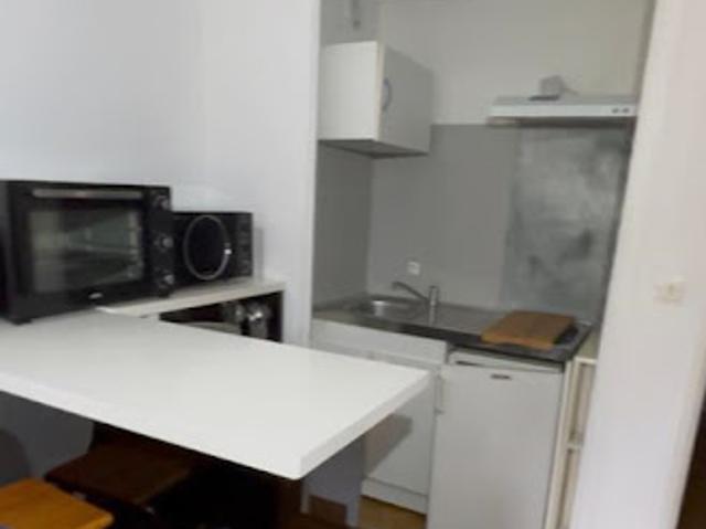 Location Studio 1 pièce 24 m2 Aix en Provence