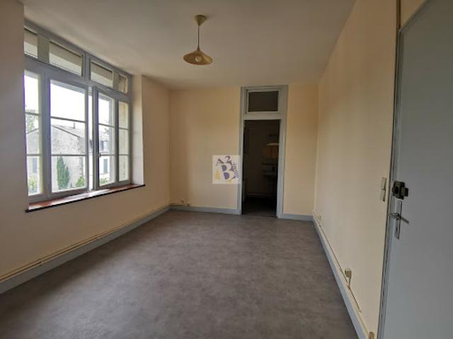 Location Studio 1 pièce 26.86 m2 Ruelle sur Touvre
