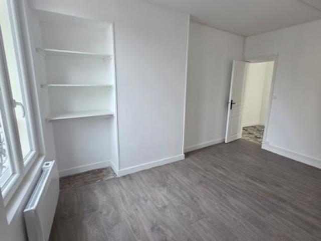 Location Studio 1 pièce 26 m2 Pantin