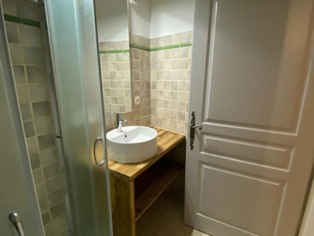Location Studio 1 pièce 26 m2 Sainte Cécile les Vignes