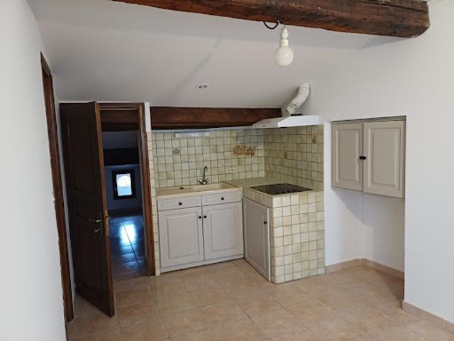 Location Studio 1 pièce 30 m2 Nimes