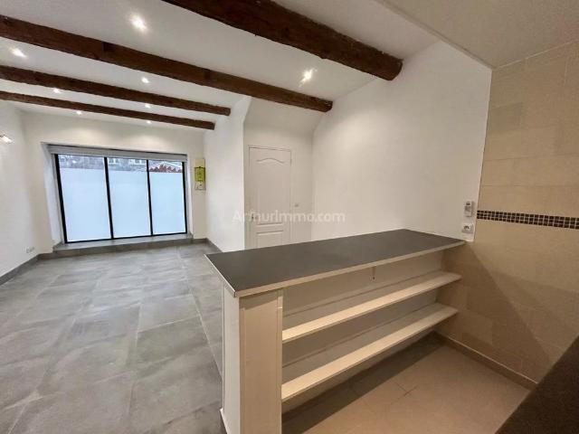 Location Studio 1 pièces 28 m2 à Saint Mitre les Remparts