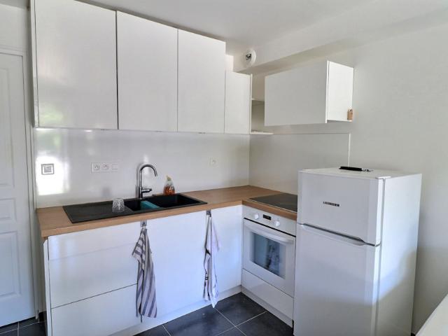 Location Studio 20m Magny les Hameaux