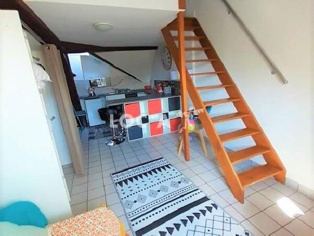 Location Studio 21 m² à Dijon 525 ¤ CC /mois