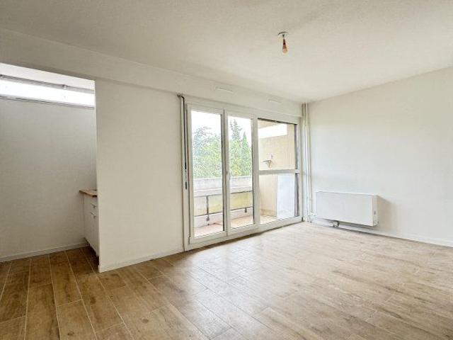 Location / Studio