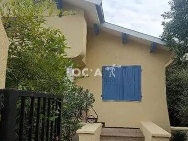 Location Studio 24 m² à Oullins 700 ¤ CC /mois