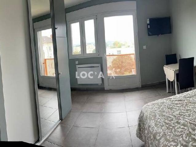 Location Studio 25 m² à Saint Fons 595 ¤ CC /mois