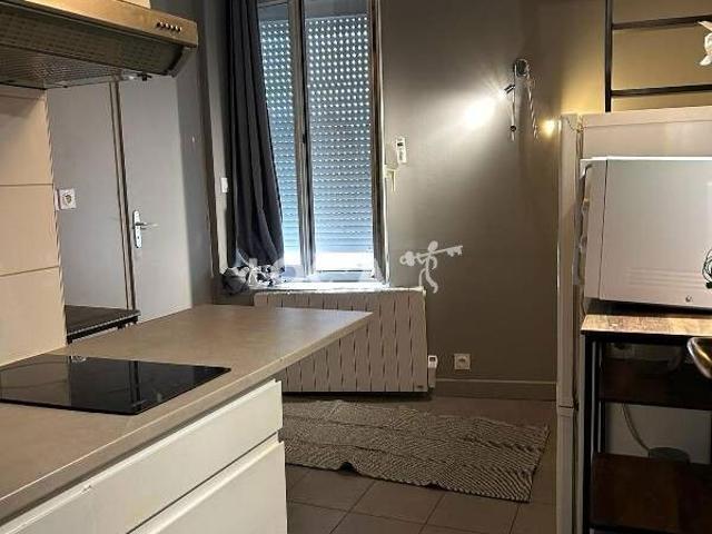 Location Studio 25 m² à Saint Fons 590 ¤ CC /mois