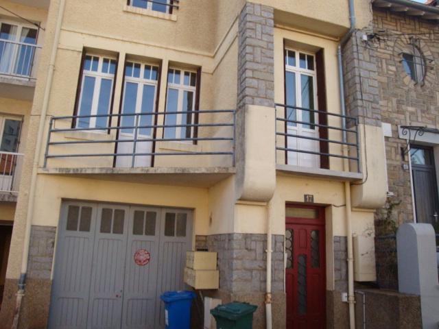 LOCATION STUDIO