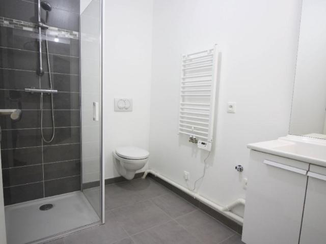 LOCATION STUDIO