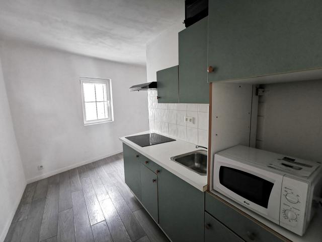 Location Studio centre CUERS | Grech Immobilier