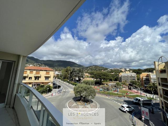 Location Studio dans résidence à Cavalaire | Les 3 Agences