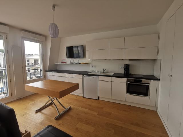 Location studio Issy les Moulineaux 1 pièce 23.5m² 1174€