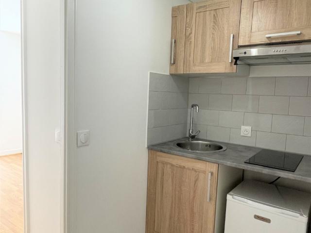 Location Studio loué vide Rue de Chaillot PARIS 16EME | CMB