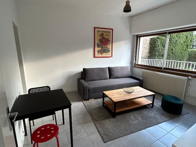 LOCATION STUDIO MEUBLE MEDIATHEQUE 27.51 m²