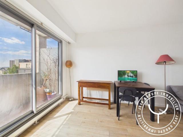 LOCATION STUDIO MEUBLE AVEC COIN NUIT ET BALCON