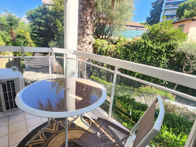 Location Studio meublé avec balcon Nice Ouest avenue Louis Cappatti | AA Gestion