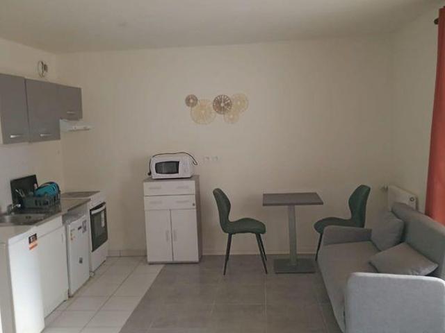 Location STUDIO MEUBLE à Nanterre