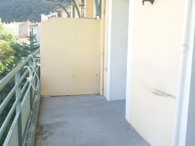 Location STUDIO MEUBLE CENTRE VILLE AVEC TERRASSE AMELIE LES BAINS | Clémenceau Gestion Immobilière