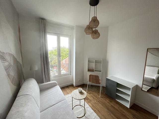Location studio meublé Rue des Vallées, Colombes