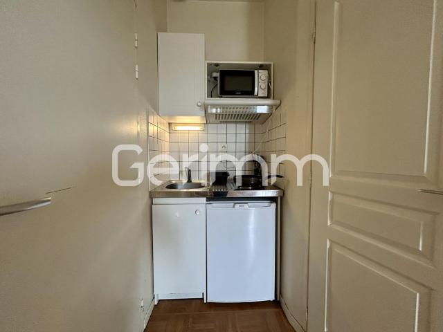 LOCATION STUDIO MEUBLE 10 BIS BOULEVARD GAMBETTA 38000 GRENOBLE