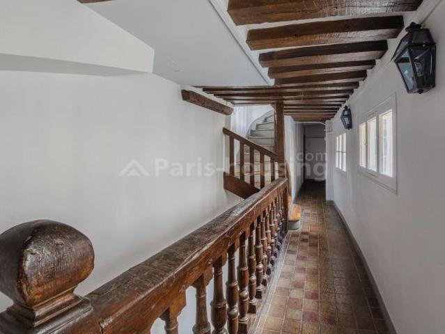 Location studio meublé 1 pièce, 27 m2, Paris 4ème