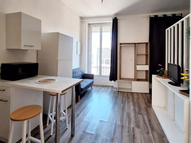 Location studio meublé 24m² Bordeaux Grand Parc / Chartrons