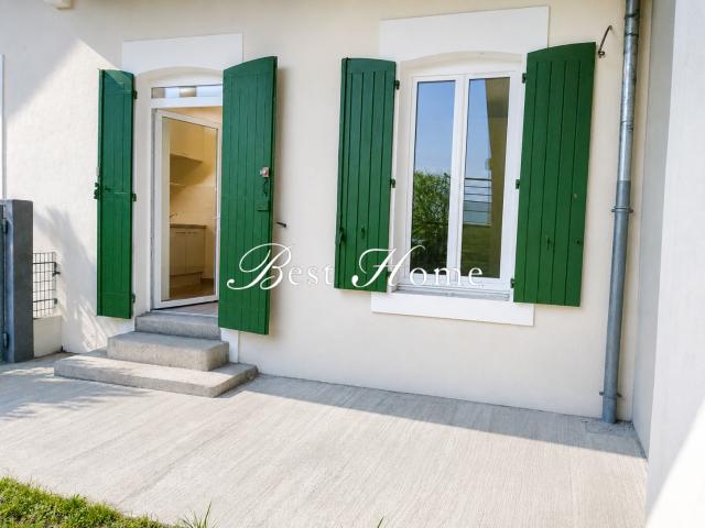 Location studio Nîmes / quartier Croix de Fer et la Route d'Uzès, avec terrasse + jardinet Nîmes 30000