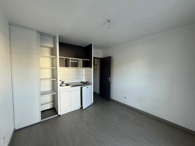 Location Studio – TOURS 37200