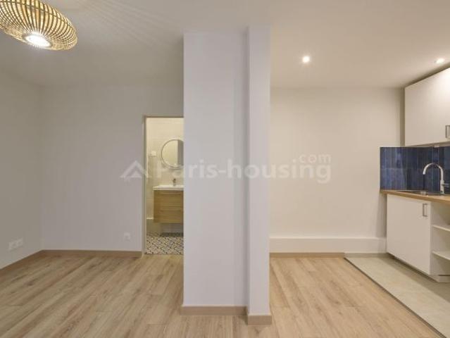 Location studio vide 1 pièce, 20.43 m2, Paris 7ème