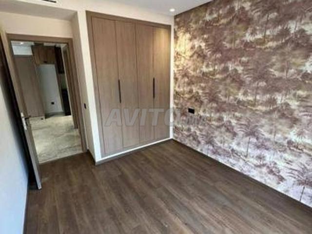 Location studio vide à Quartier Palmier