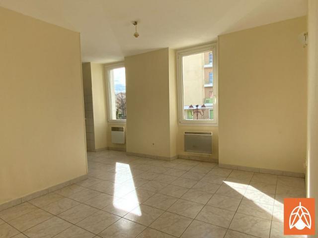 Location Studios et T1 Salon De Provence 13300