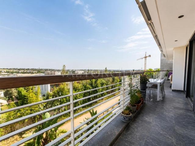 Location Superbe Appartement Meublé 185m2 3Chambres avec terrasse, Bouskoura Ville Verte