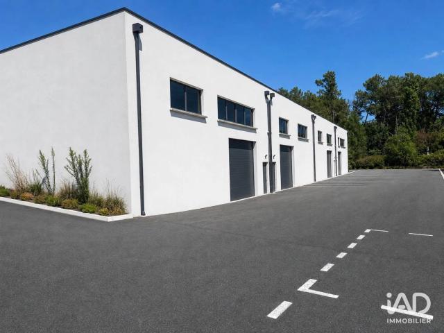 Location Surface diverse 250 m²