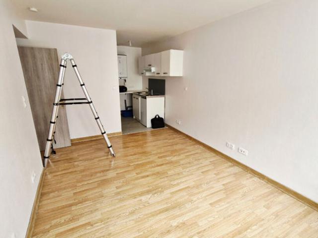 LOCATIONS STUDIO ENTIEREMENT REFAIT A NEUF SUR CLOUANGE