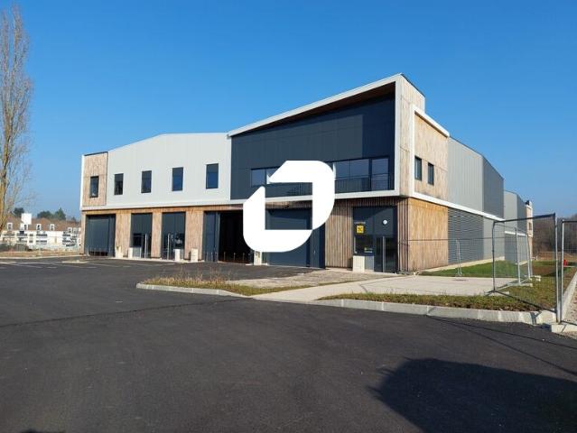 Locaux d'activité neufs à vendre Plaisir Accès N12 et A12